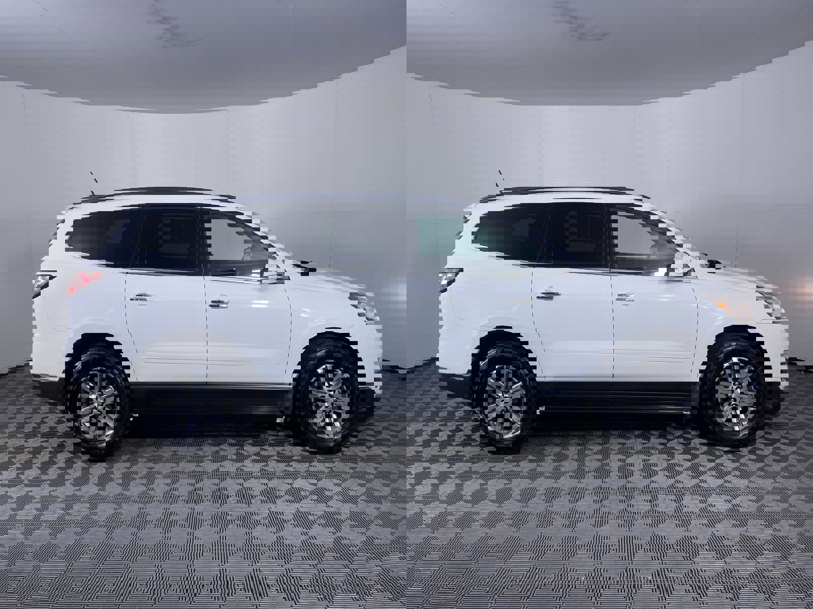 Used 2016 Chevrolet Traverse LT image 10