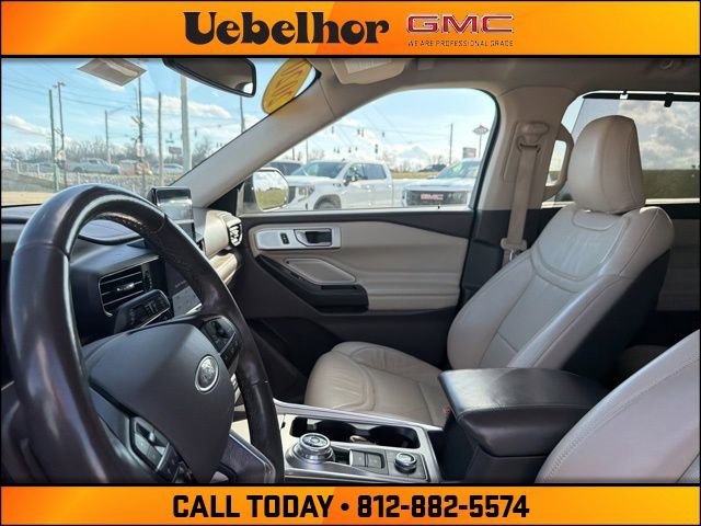 Used 2020 Ford Explorer Platinum w/ Premium Technology Package image 26