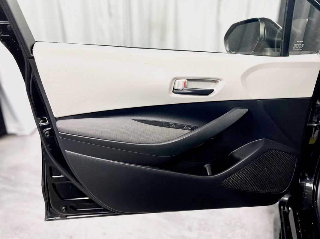 Used 2022 Toyota Corolla LE image 33