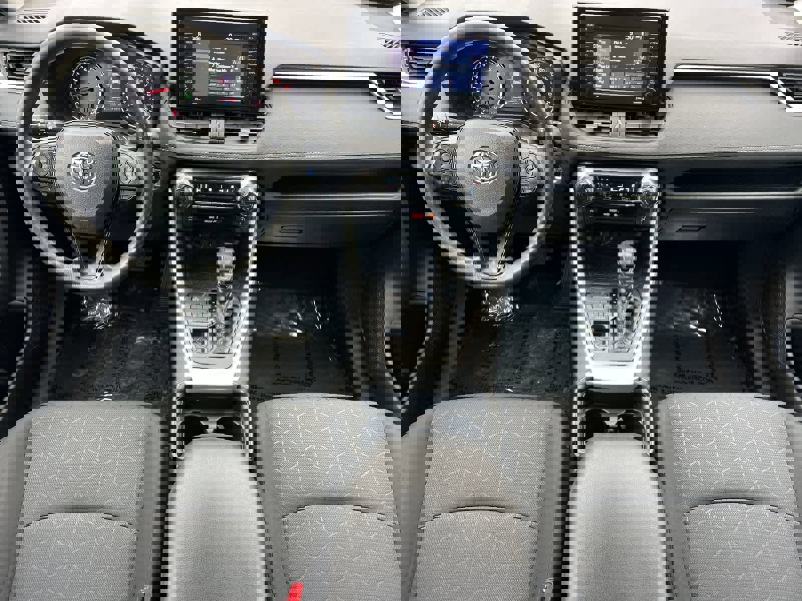 Used 2020 Toyota RAV4 XLE image 4