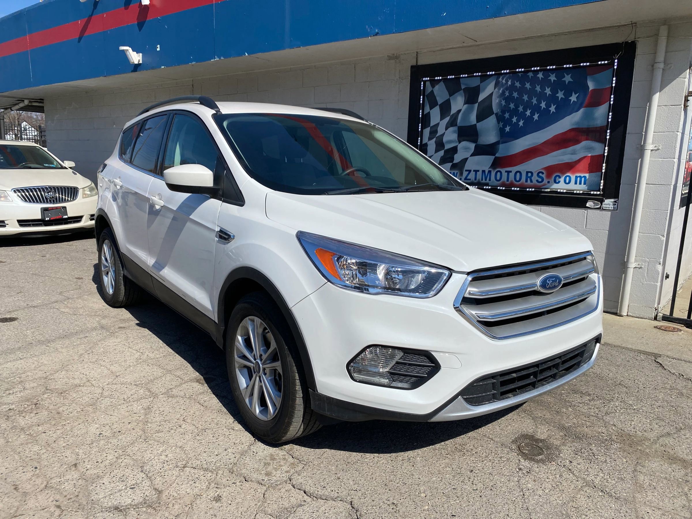Used 2018 Ford Escape SE w/ SE SYNC Package