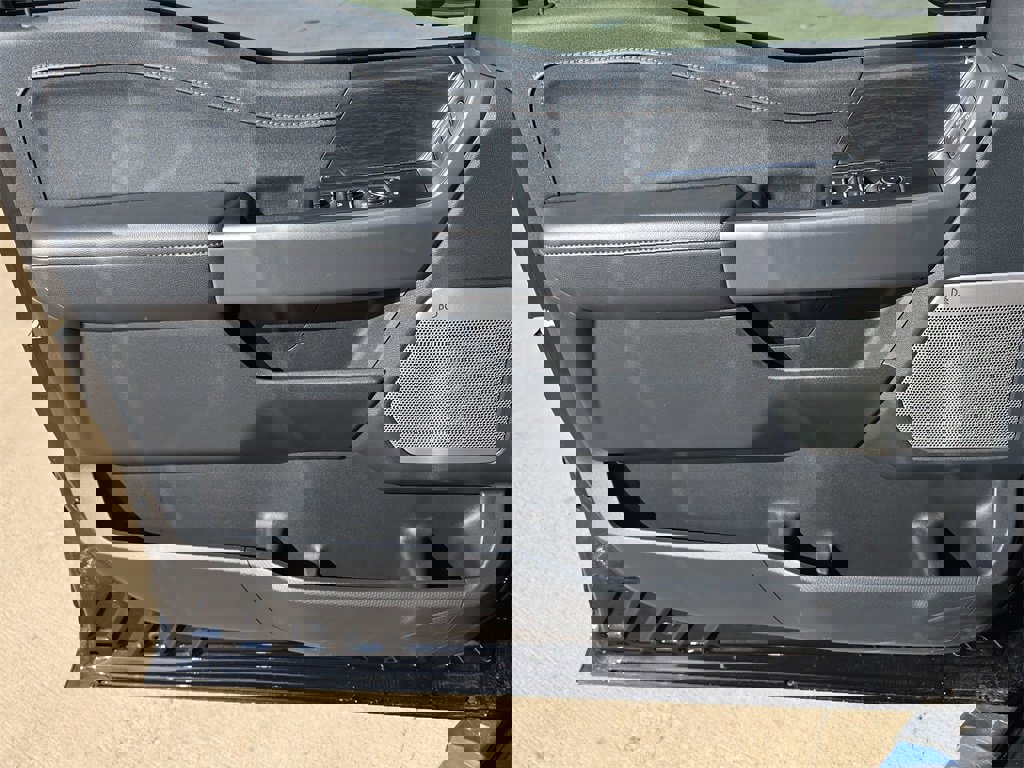 New 2025 Ford F150 Lariat w/ Equipment Group 501A Mid image 27