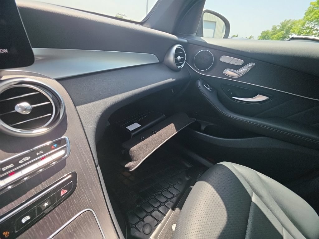 Used 2022 Mercedes-Benz GLC 300 4MATIC image 23