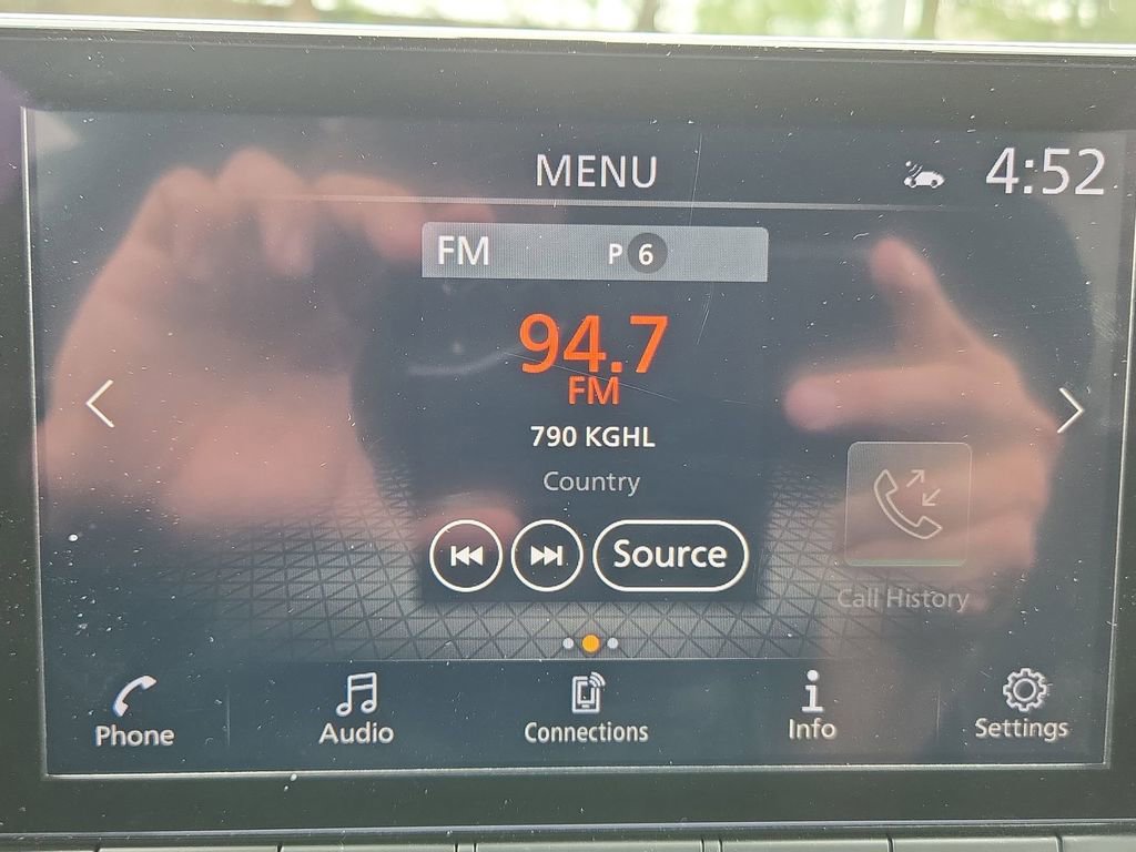 Used 2023 Nissan Rogue SV image 37