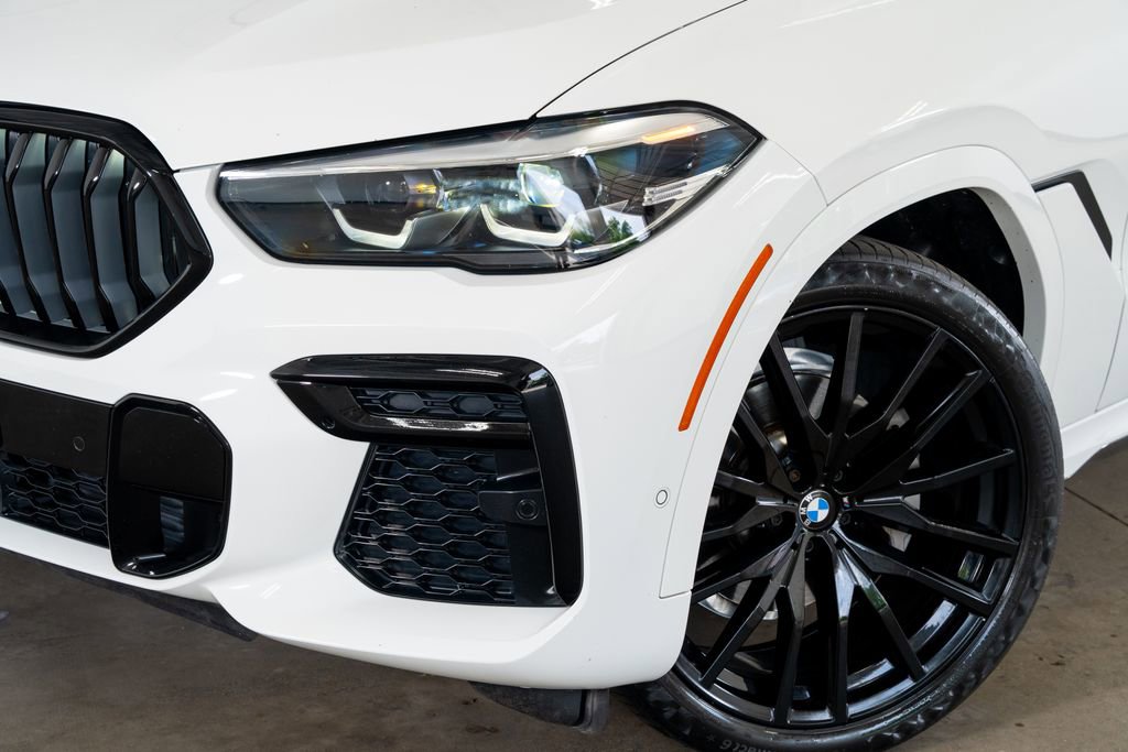 Used 2022 BMW X6 xDrive40i w/ M Sport Package AWD/4WD image 3