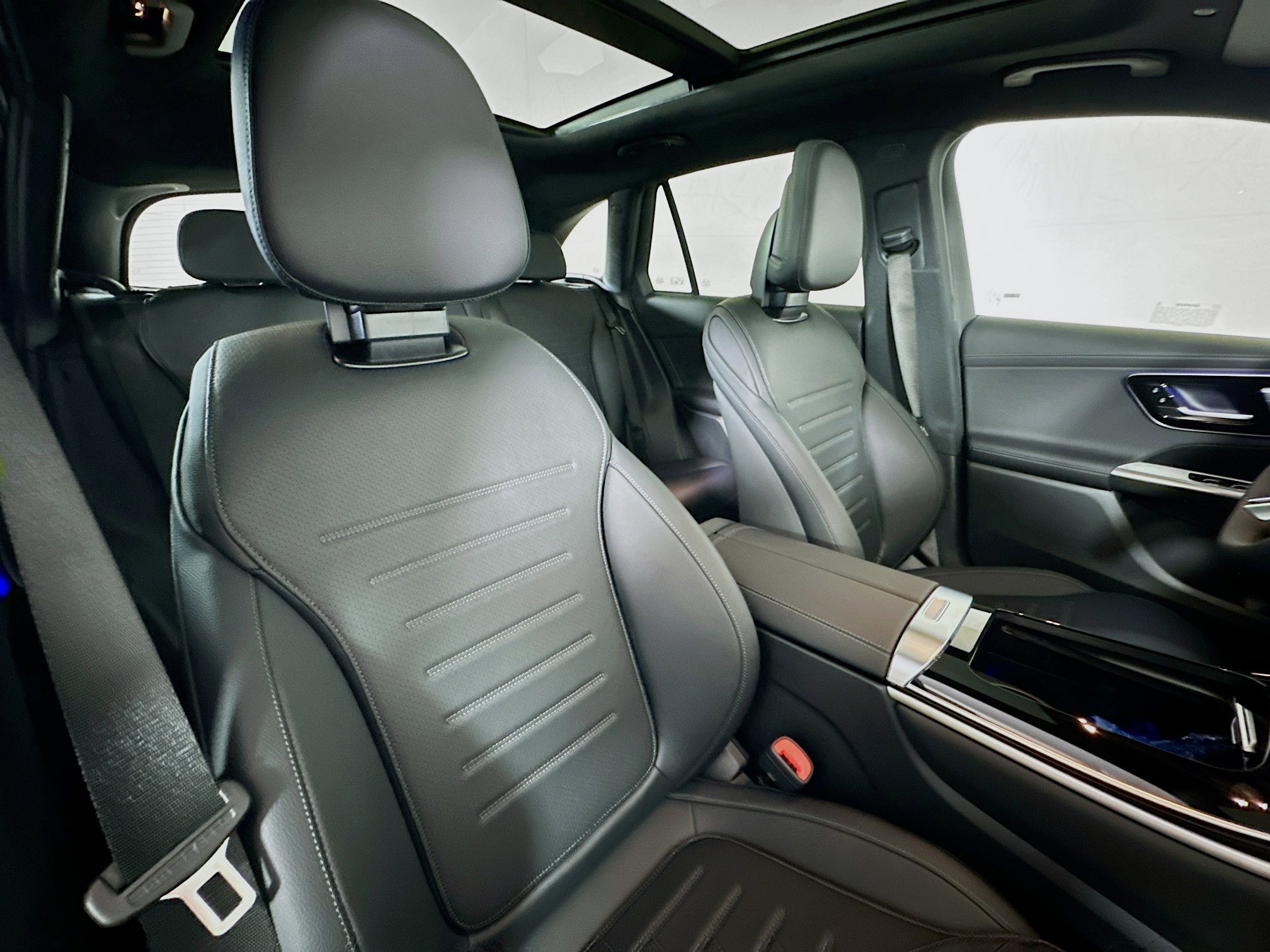 New 2025 Mercedes-Benz GLC 300 4MATIC image 27