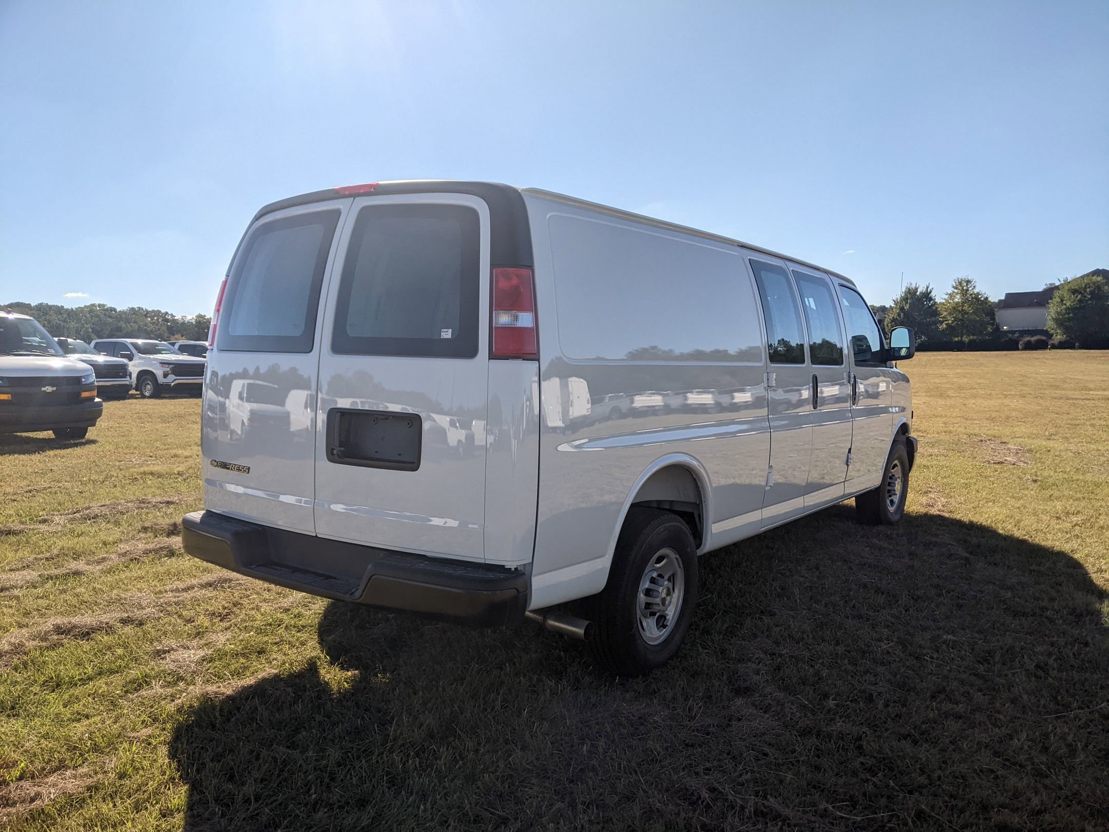 New 2025 Chevrolet Express 3500 Extended w/ Driver Convenience Package image 8