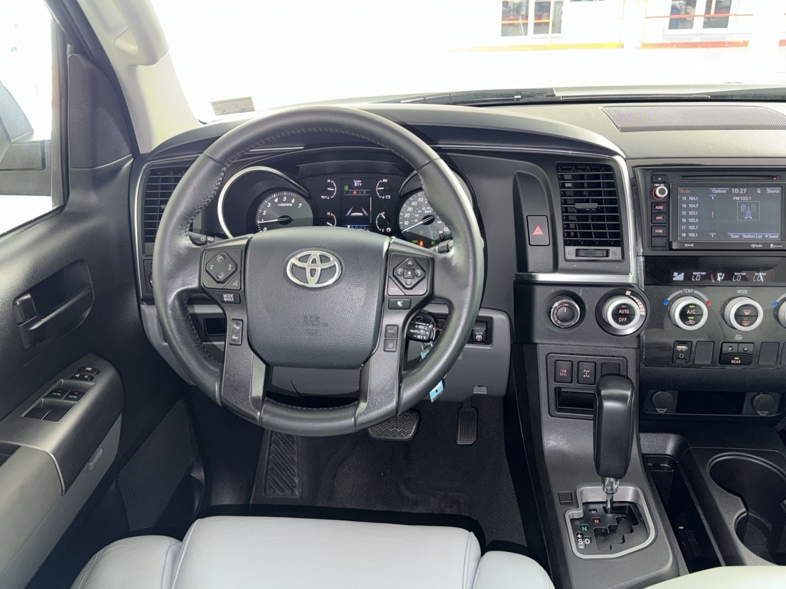 Used 2019 Toyota Sequoia SR5 AWD/4WD image 16