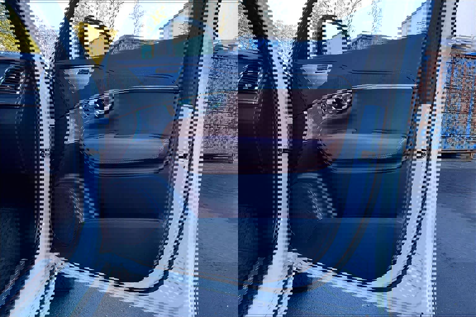 Used 2023 Volvo XC90 T8 Ultimate w/ Protection Package Premier image 27