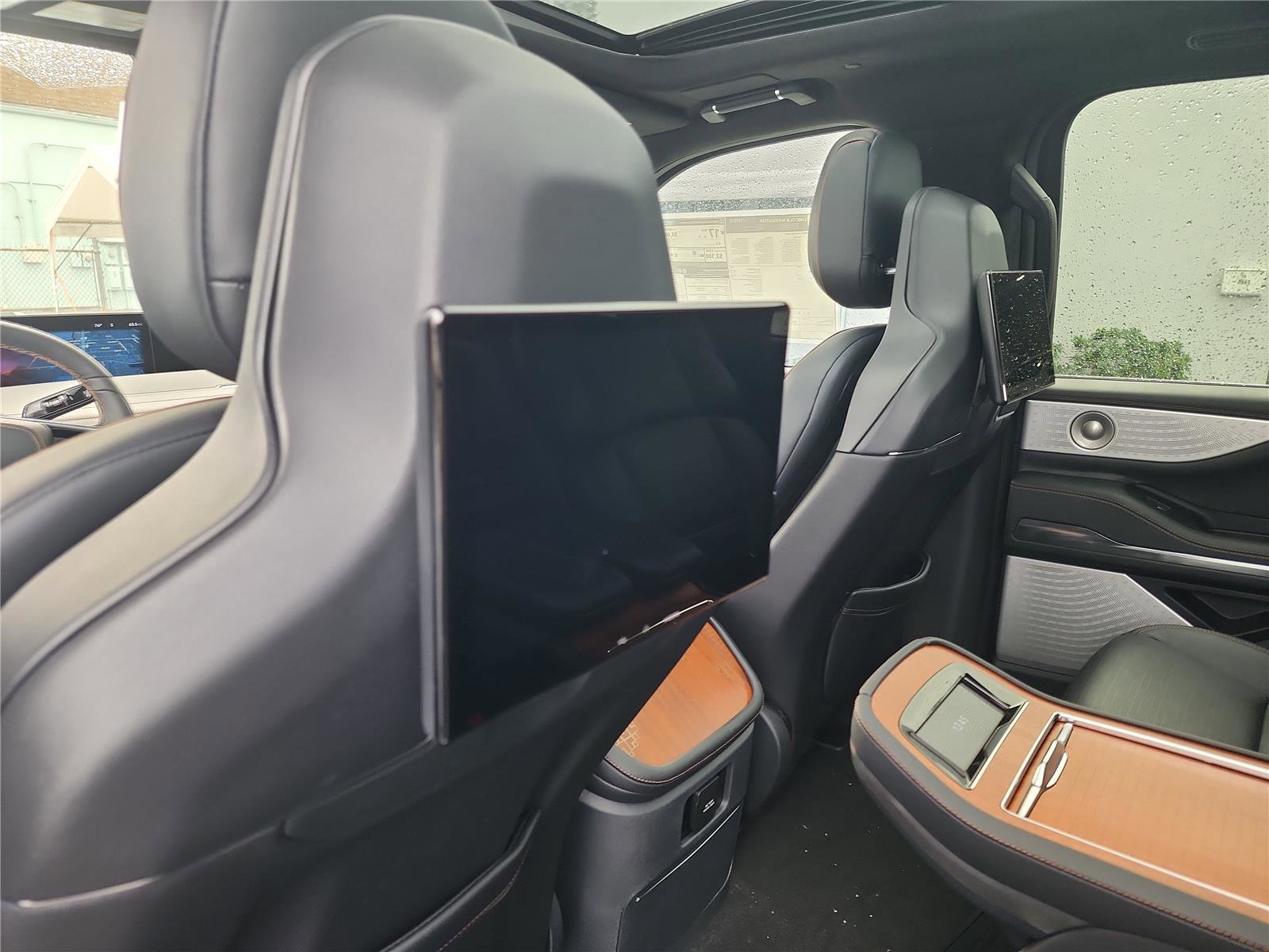 New 2025 Lincoln Navigator L Black Label image 19