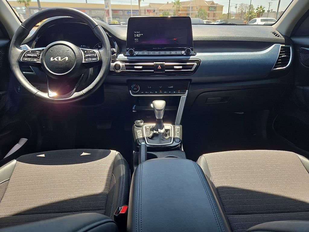 Used 2023 Kia Seltos Nightfall Edition image 19