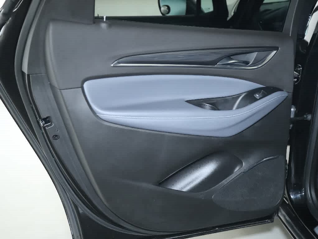 Used 2024 Buick Enclave Essence FWD image 12
