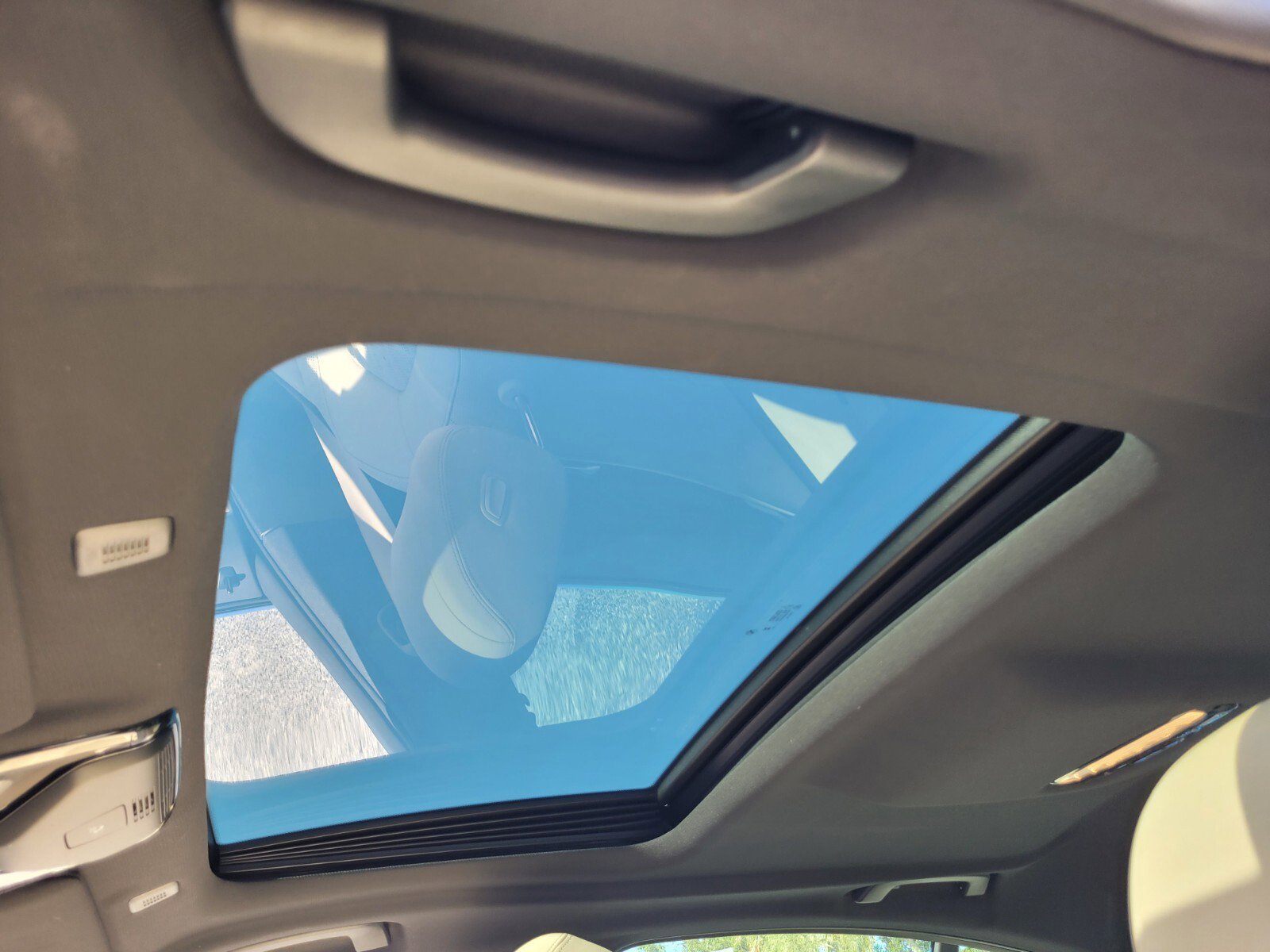 Used 2023 BMW 530i xDrive w/ Premium Package image 20