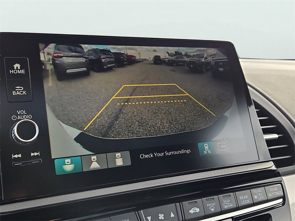 New 2026 Honda Odyssey Touring image 8