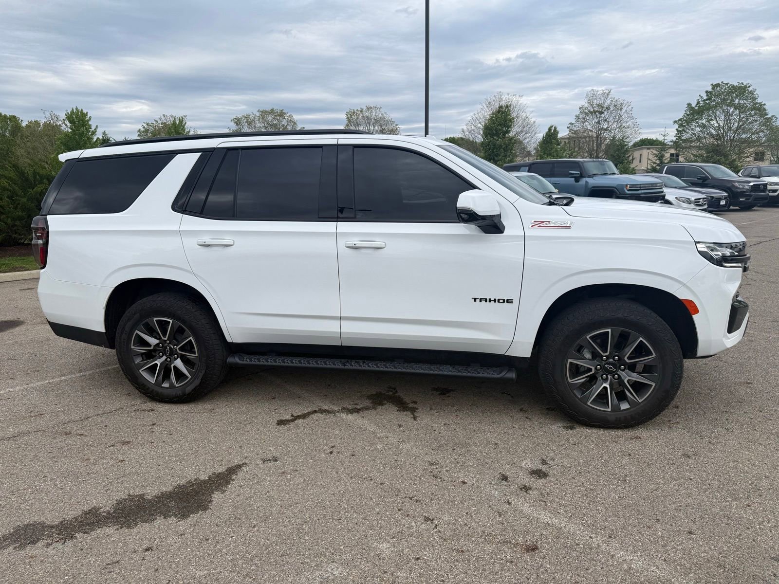 Used 2024 Chevrolet Tahoe Z71 w/ Luxury Package AWD/4WD image 4
