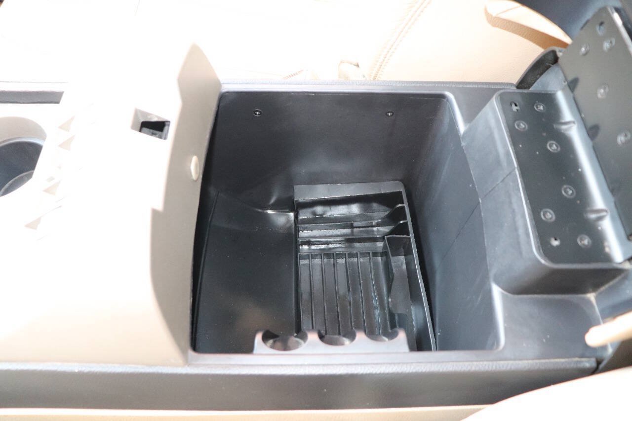 Used 2006 Lincoln Navigator Luxury RWD image 25