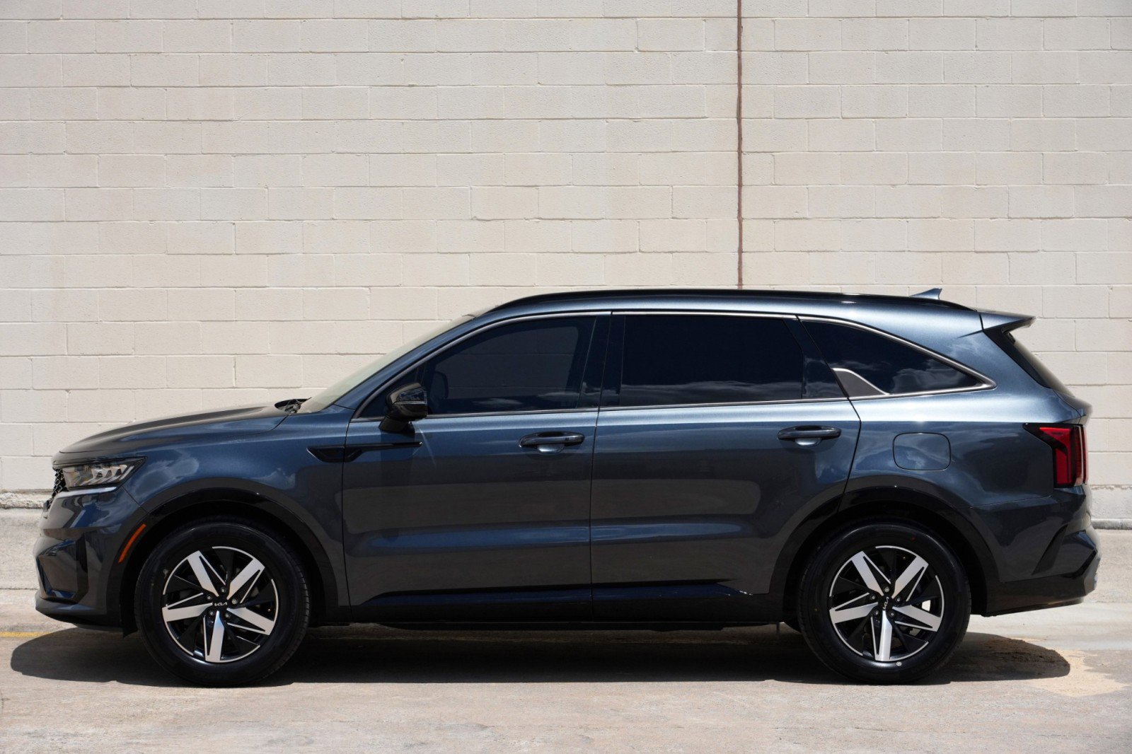Used 2022 Kia Sorento S w/ Panoramic Sunroof Package FWD image 47