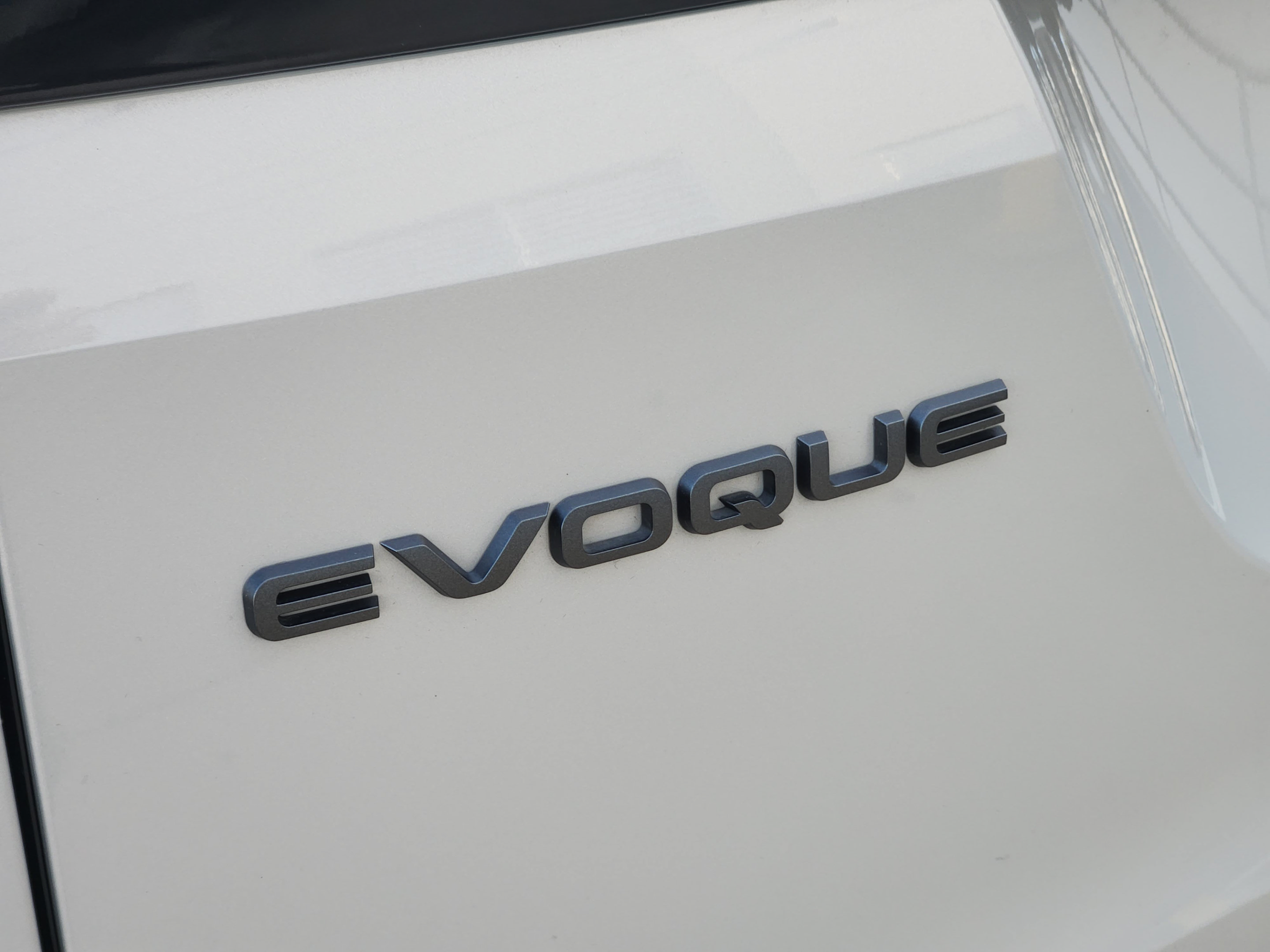 Certified 2026 Land Rover Range Rover Evoque Dynamic SE AWD/4WD image 34