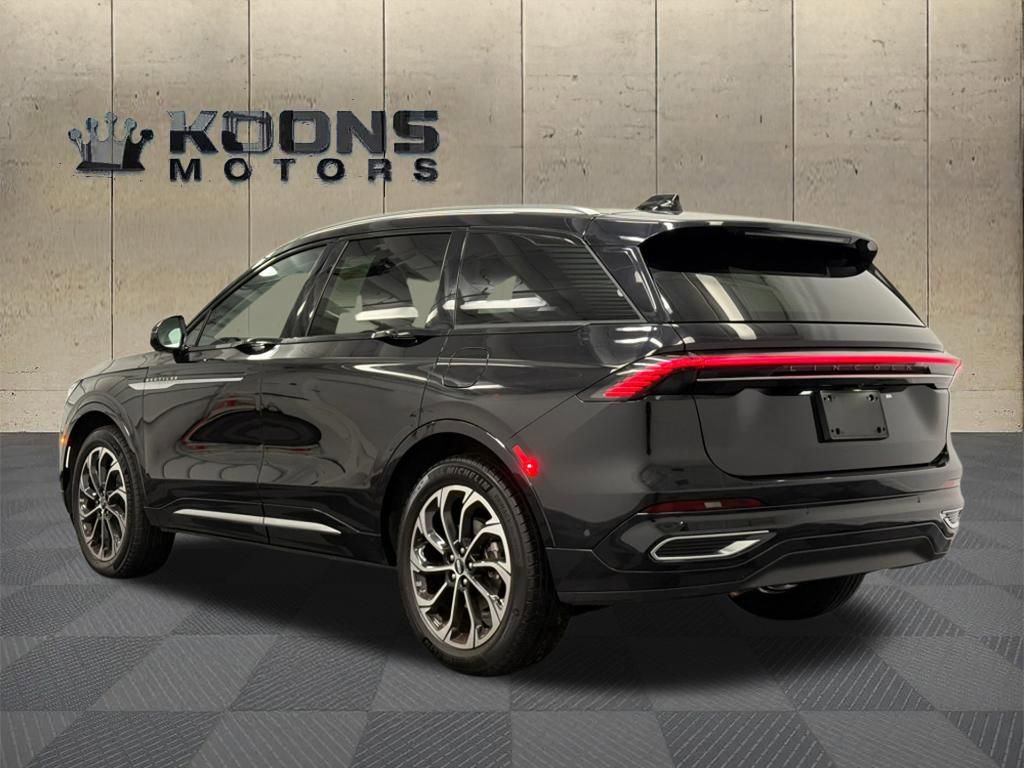 Used 2024 Lincoln Nautilus Reserve image 6