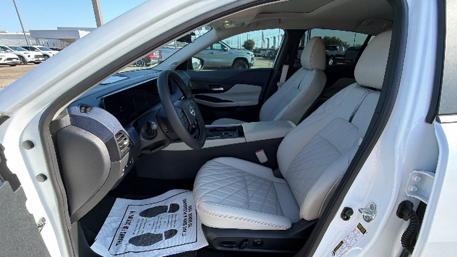 Used 2026 Nissan Sentra SL w/ Floor Mat Package FWD image 10