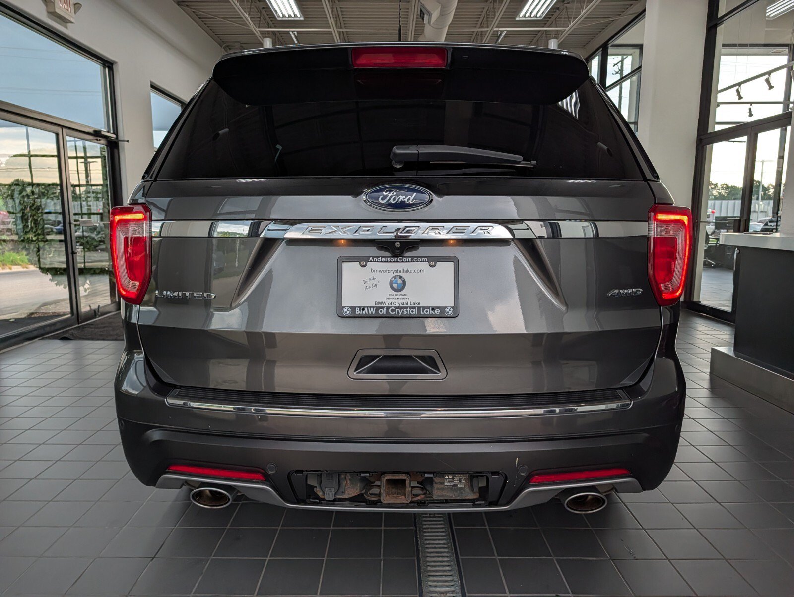 Used 2019 Ford Explorer Limited w/ Ford Safe & Smart Package AWD/4WD image 3