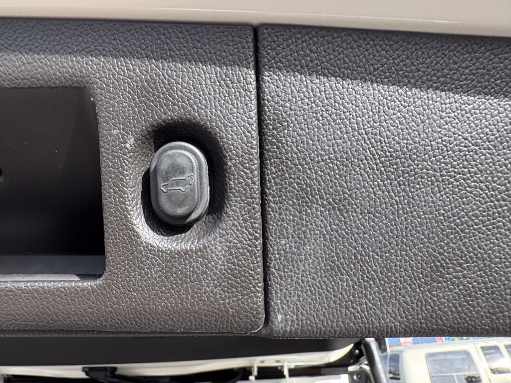 Used 2015 Cadillac Escalade ESV Premium AWD/4WD image 16