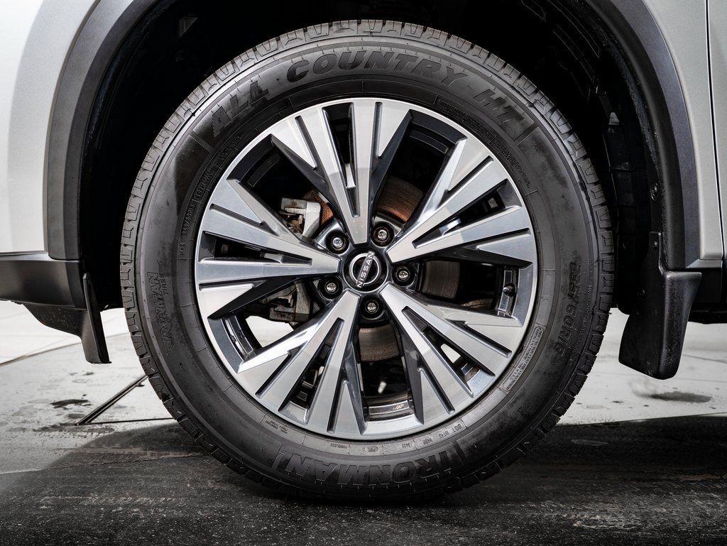 Used 2023 Nissan Rogue SV image 13