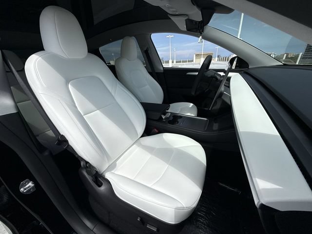 Used 2025 Tesla Model Y Long Range AWD/4WD image 26