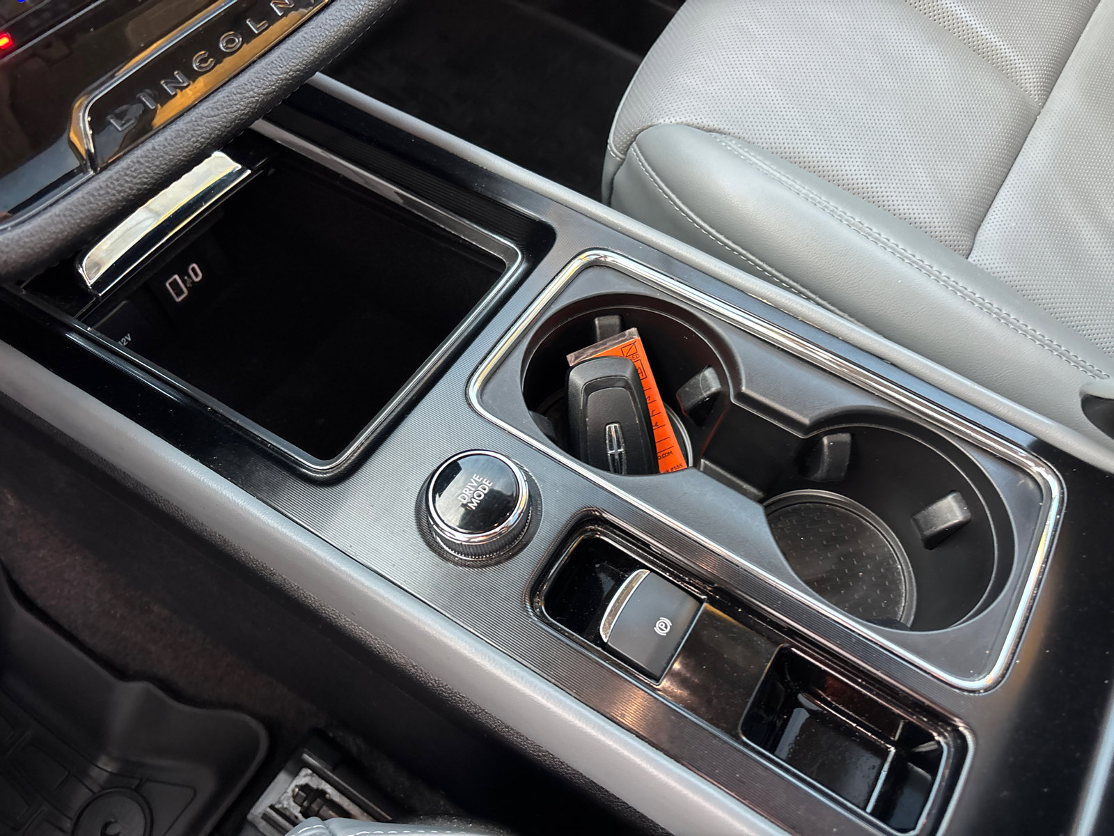 Used 2022 Lincoln Corsair Reserve w/ Elements Package image 23