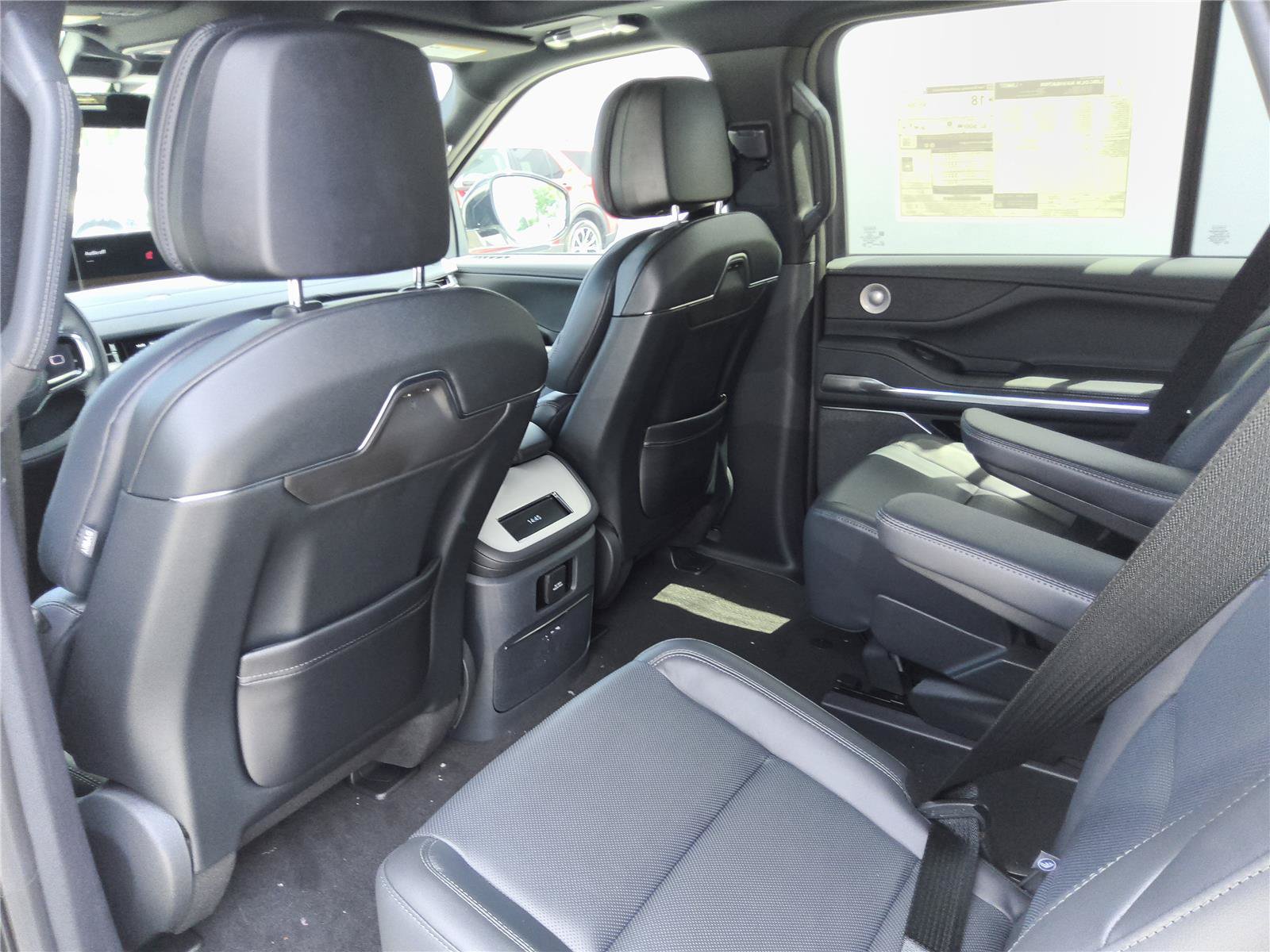 New 2027 Lincoln Navigator Reserve w/ Jet Appearance Package RWD image 26