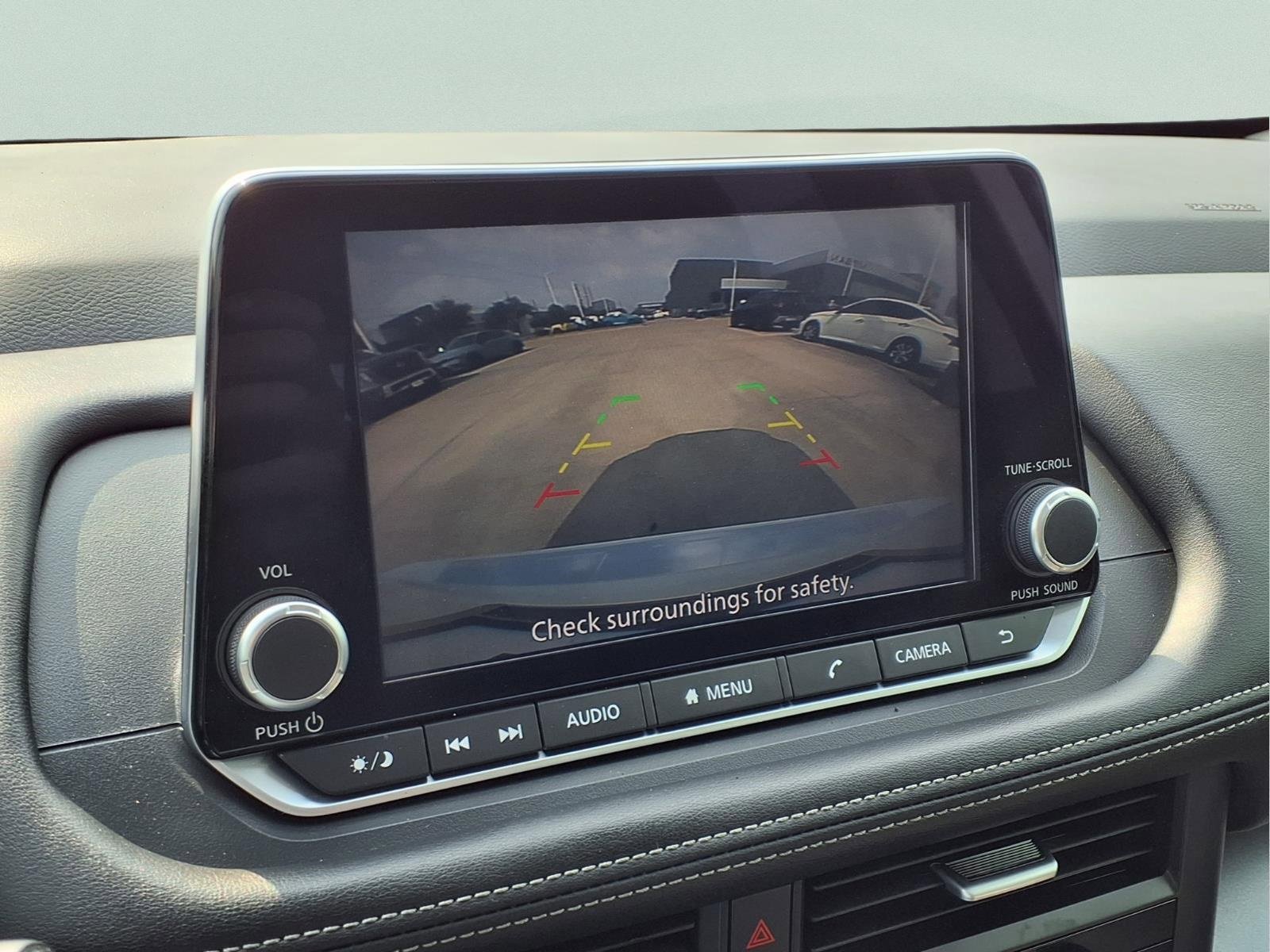 Used 2024 Nissan Rogue SV w/ SV Premium Package image 18