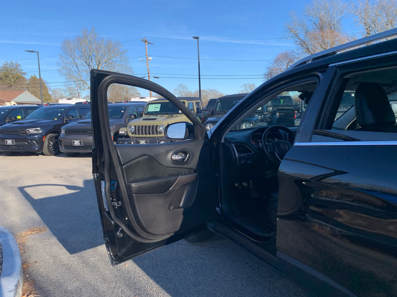 Used 2020 Jeep Cherokee Latitude Lux w/ Trailer Tow Group image 15