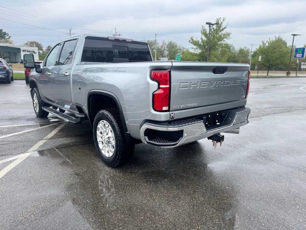 Used 2024 Chevrolet Silverado 2500 LTZ w/ LTZ Plus Package AWD/4WD image 4