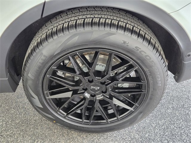 Used 2021 Land Rover Discovery Sport S image 9