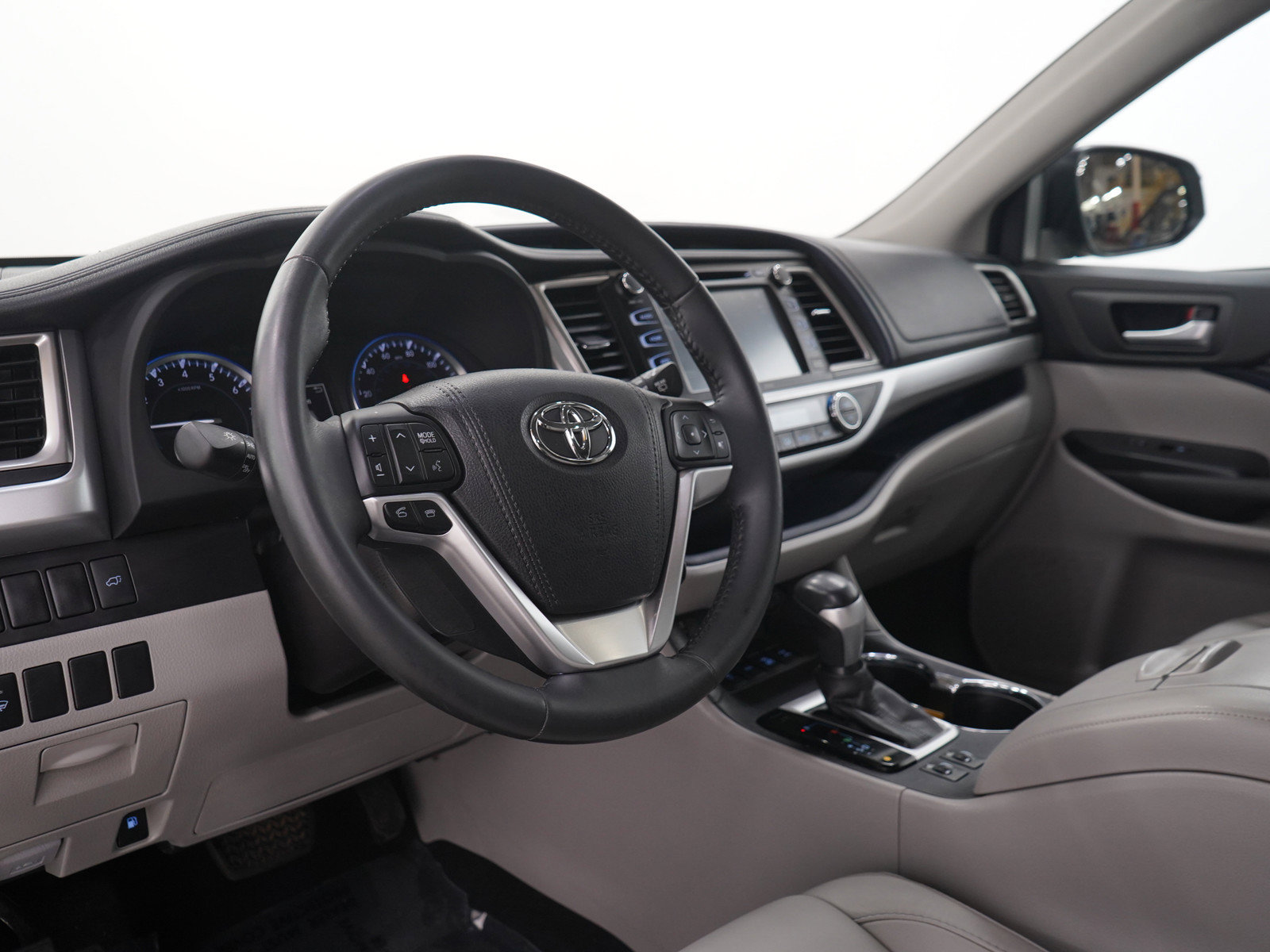 Used 2016 Toyota Highlander XLE AWD/4WD image 27