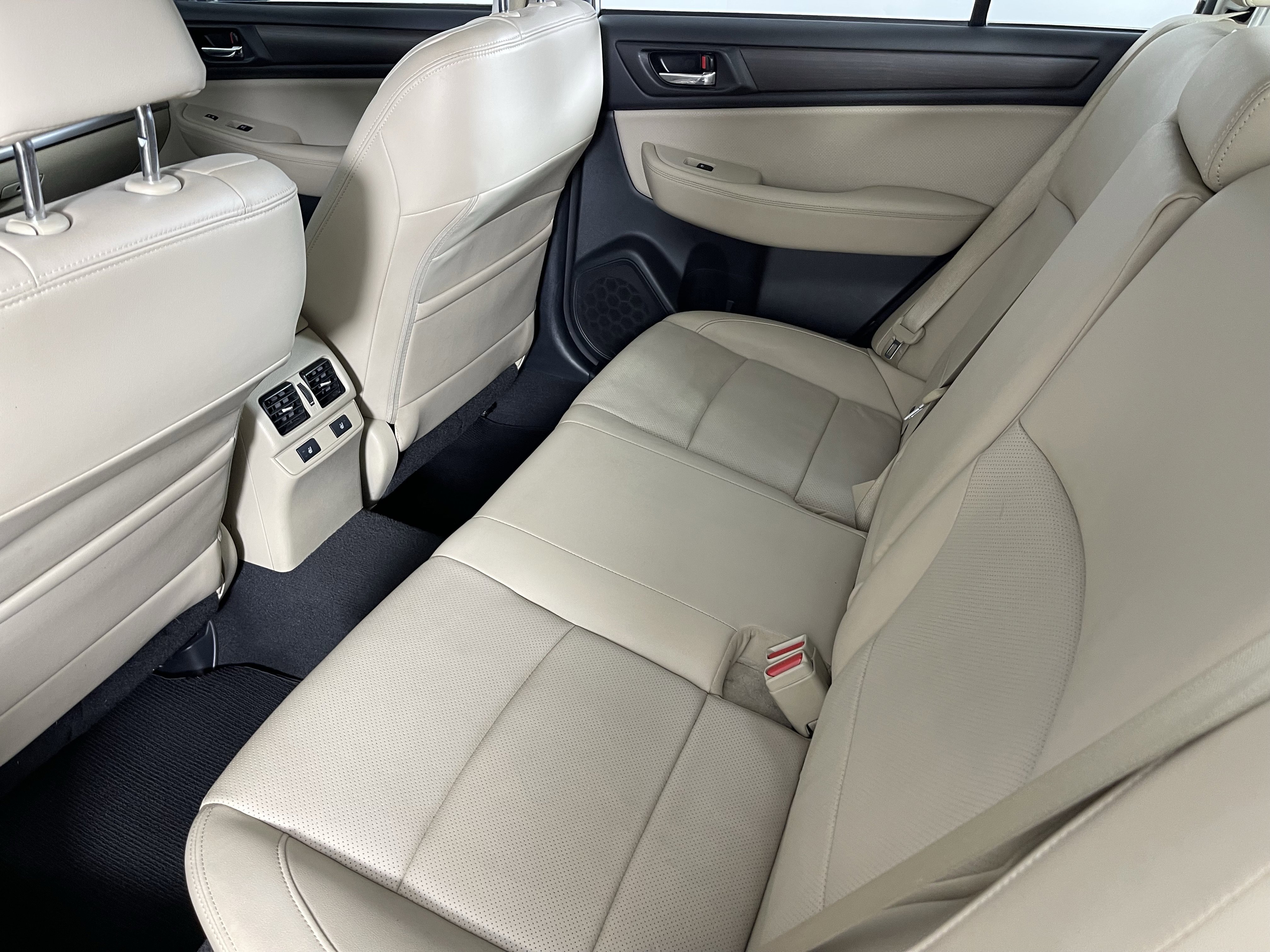 Used 2015 Subaru Legacy 3.6R Limited image 16