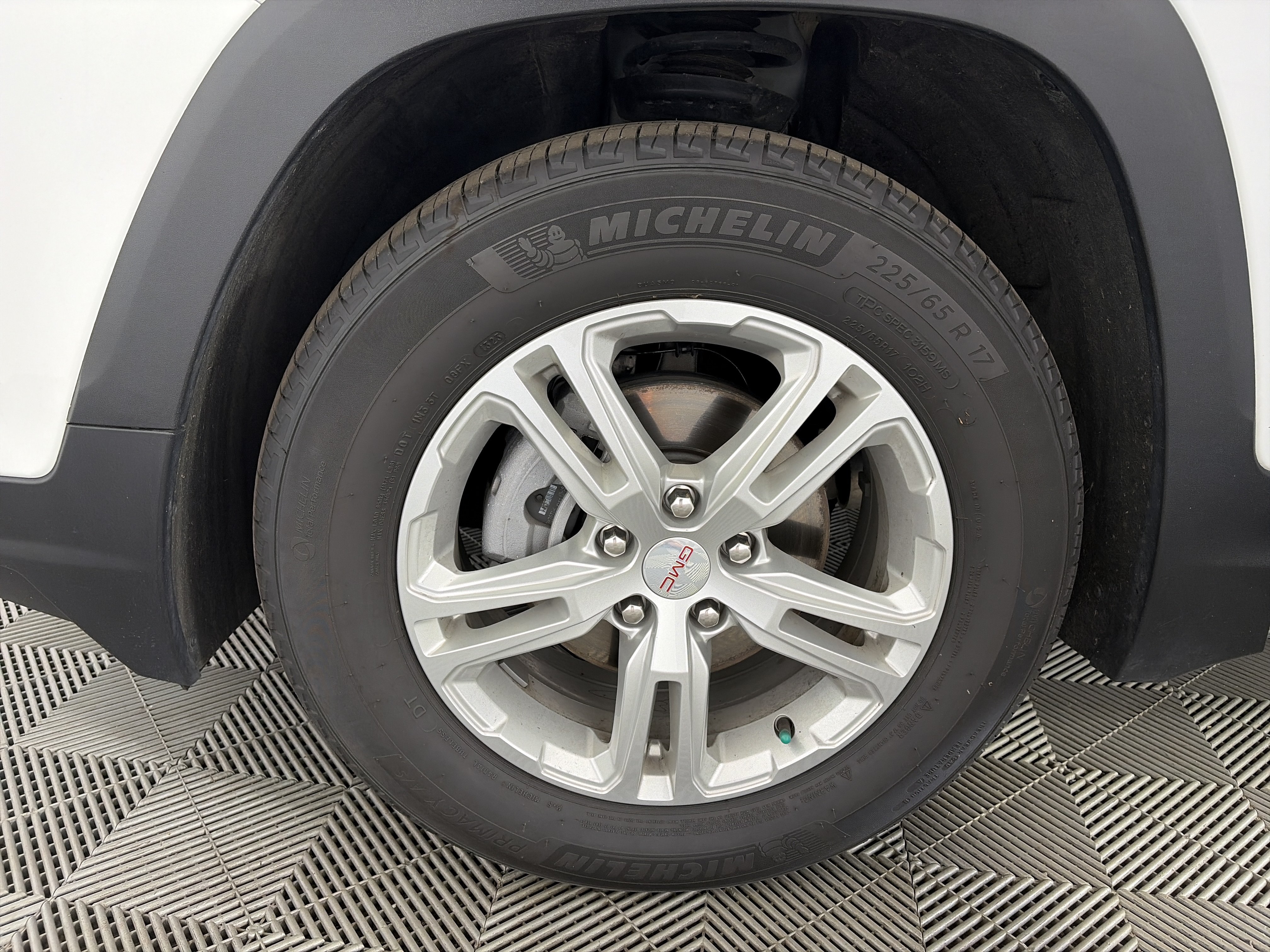 Used 2023 GMC Terrain SLE FWD image 13