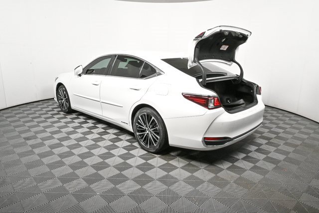 Used 2022 Lexus ES 300h w/ Premium Package image 31
