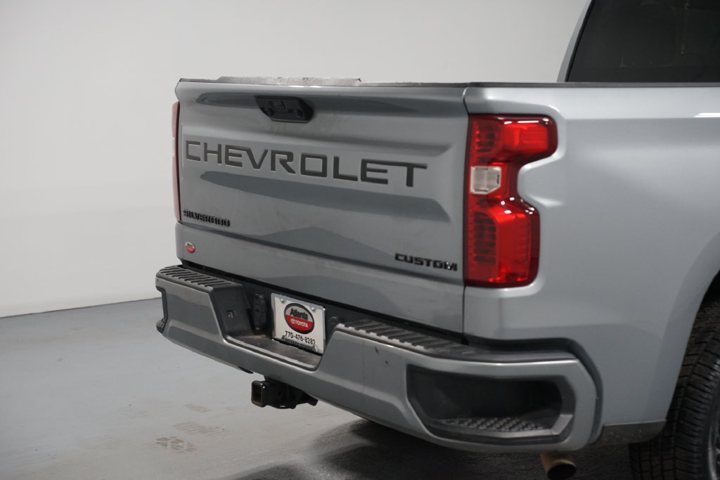 Used 2024 Chevrolet Silverado 1500 Custom w/ Turbomax Blackout Package RWD image 9