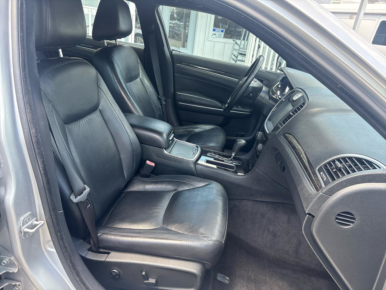 Used 2011 Chrysler 300 Limited w/ Sound Group RWD image 19