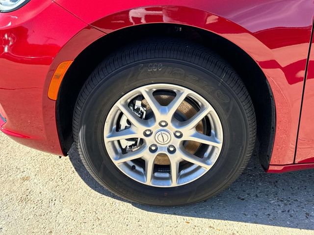 New 2026 Chrysler Pacifica Select image 3