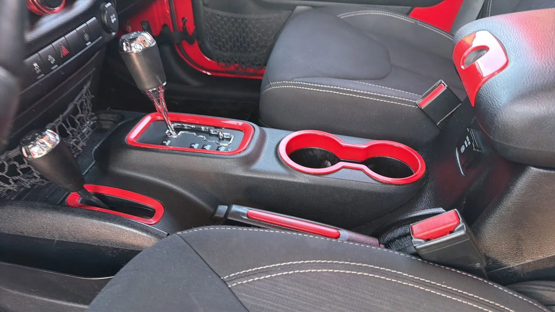 Used 2015 Jeep Wrangler Unlimited Sahara w/ Trailer Tow Group image 86