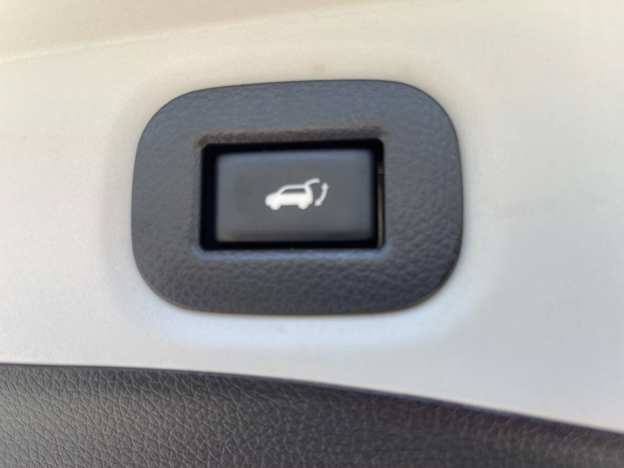 Used 2017 Nissan Rogue SL w/ SL Premium Package image 8