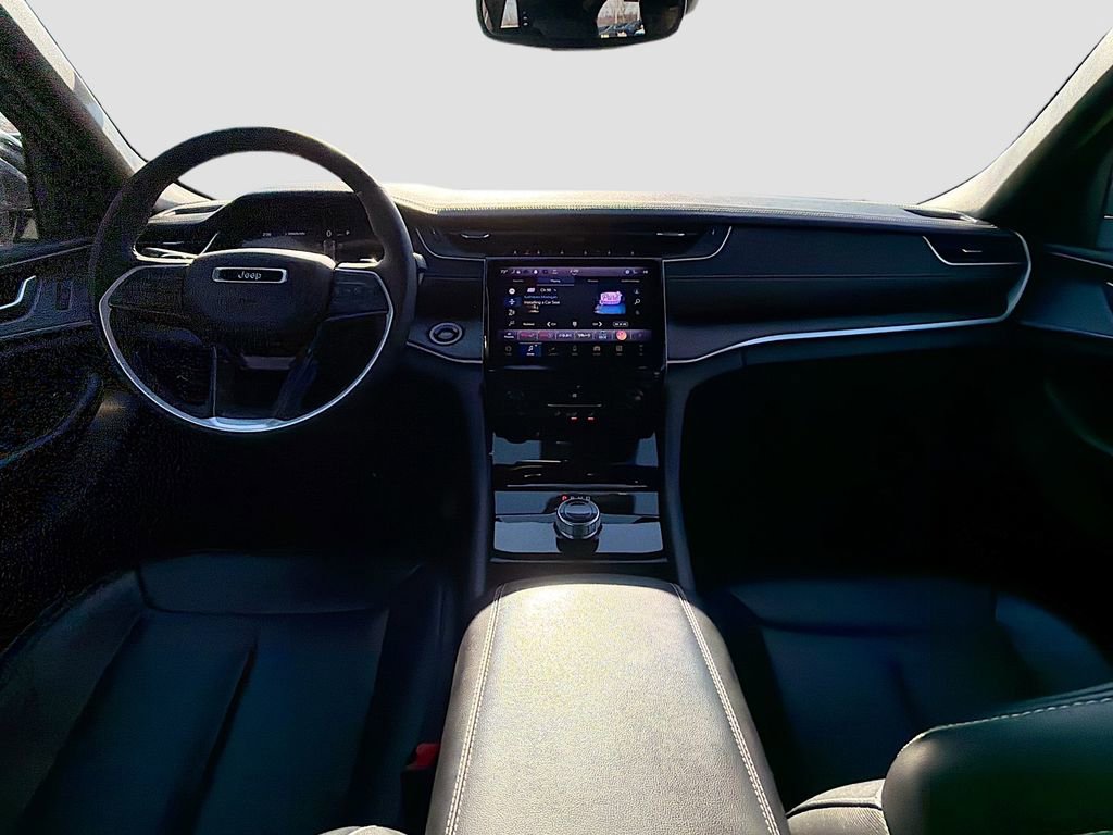 Used 2024 Jeep Grand Cherokee Limited image 18