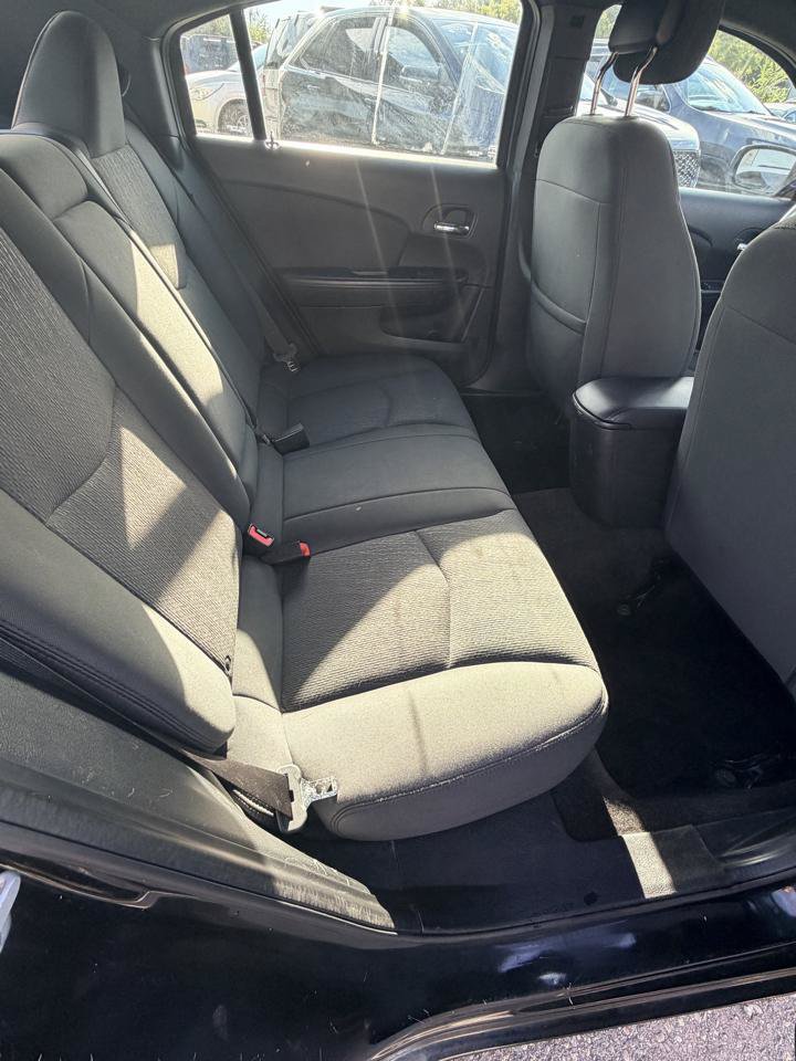 Used 2011 Chrysler 200 Touring FWD image 14