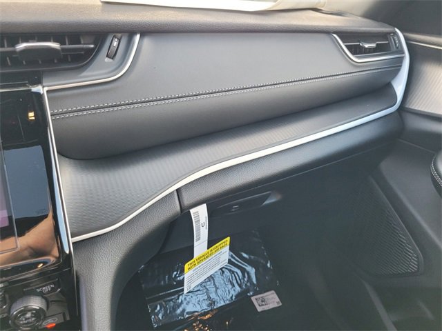 New 2025 Jeep Grand Cherokee Altitude image 26