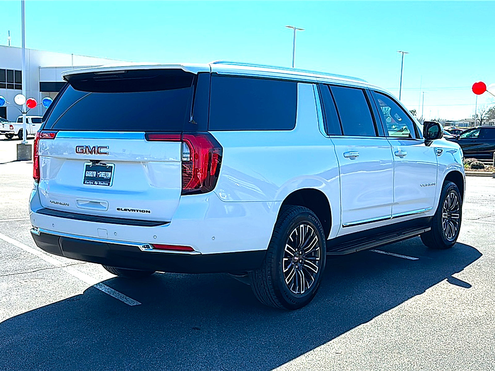 Used 2025 GMC Yukon XL Elevation image 8