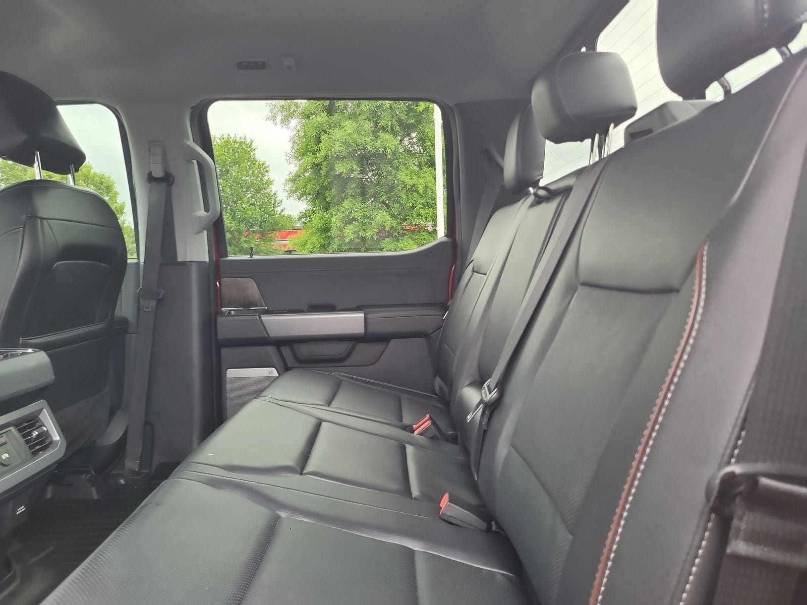Used 2024 Ford F350 Lariat w/ Lariat Ultimate Package AWD/4WD image 23
