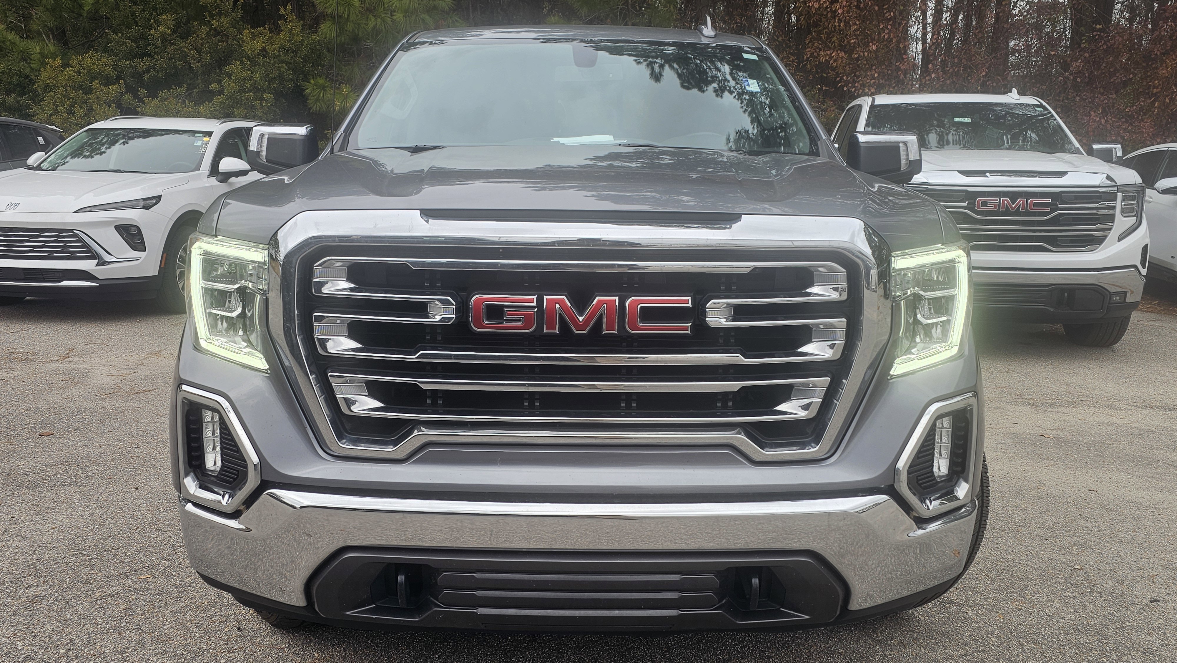 Used 2022 GMC Sierra 1500 SLT w/ SLT Premium Package image 2