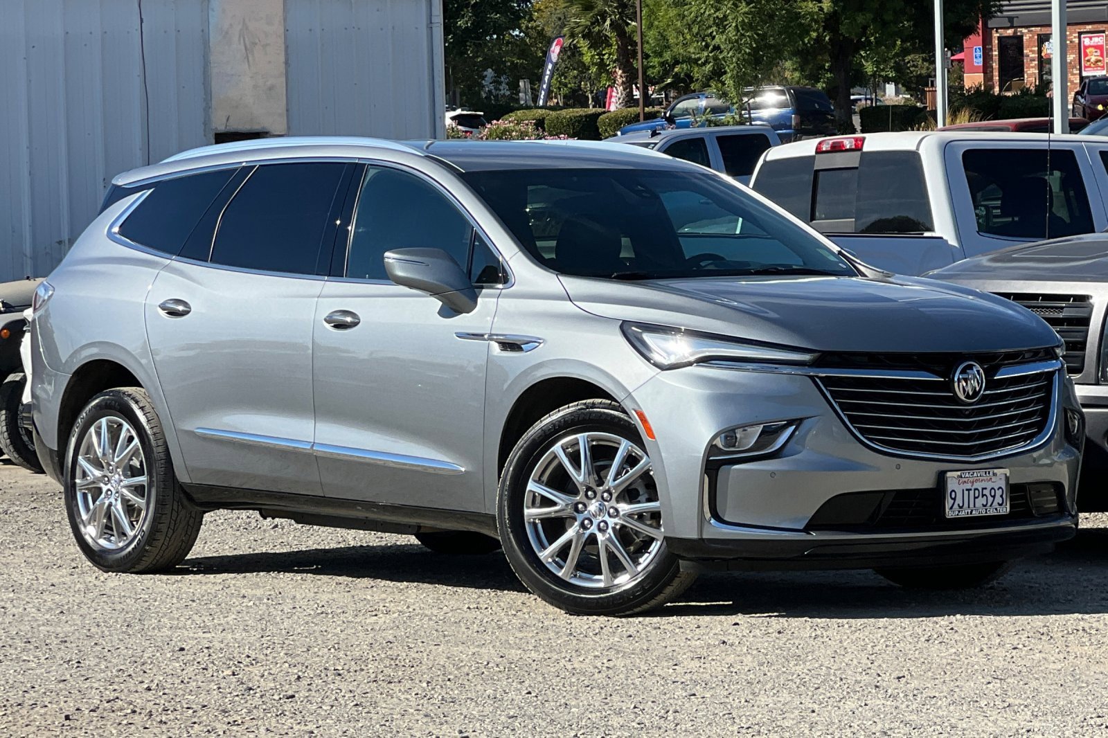 Used 2023 Buick Enclave Premium image 2